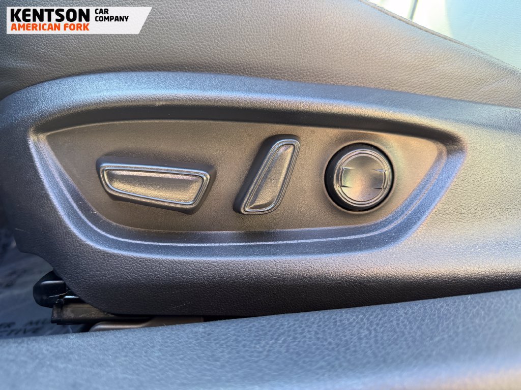 Used 2025 Toyota Camry SE FWD image 30