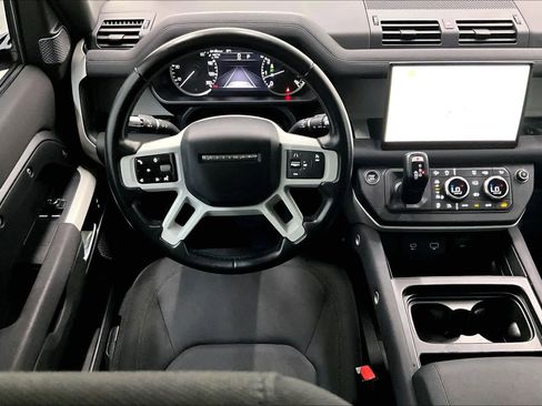 Used 2022 Land Rover Defender 90 image 5