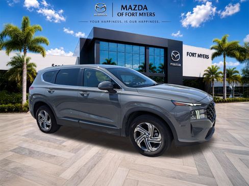 Used 2023 Hyundai Santa Fe SE FWD image 2