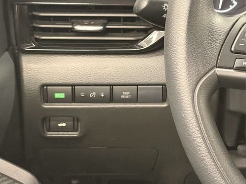 Certified 2023 Nissan Sentra SV FWD image 29