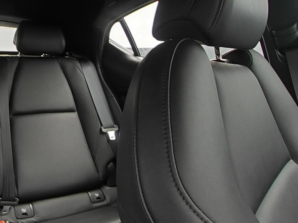 Used 2024 MAZDA MAZDA3 s FWD image 11