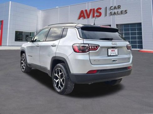 Used 2025 Jeep Compass Limited AWD/4WD image 10