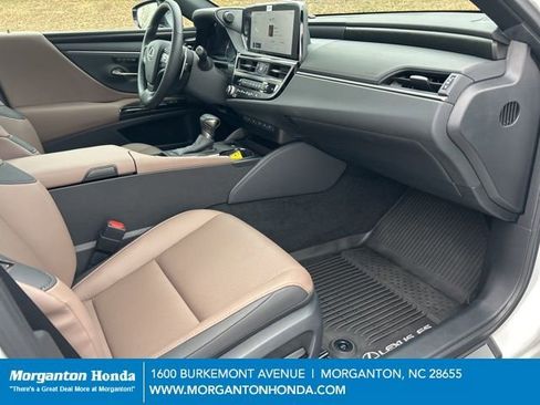 Used 2025 Lexus ES 350 w/ Premium Package image 40