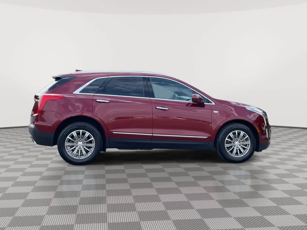 Used 2017 Cadillac XT5 Luxury w/ Driver Awareness Package AWD/4WD image 9
