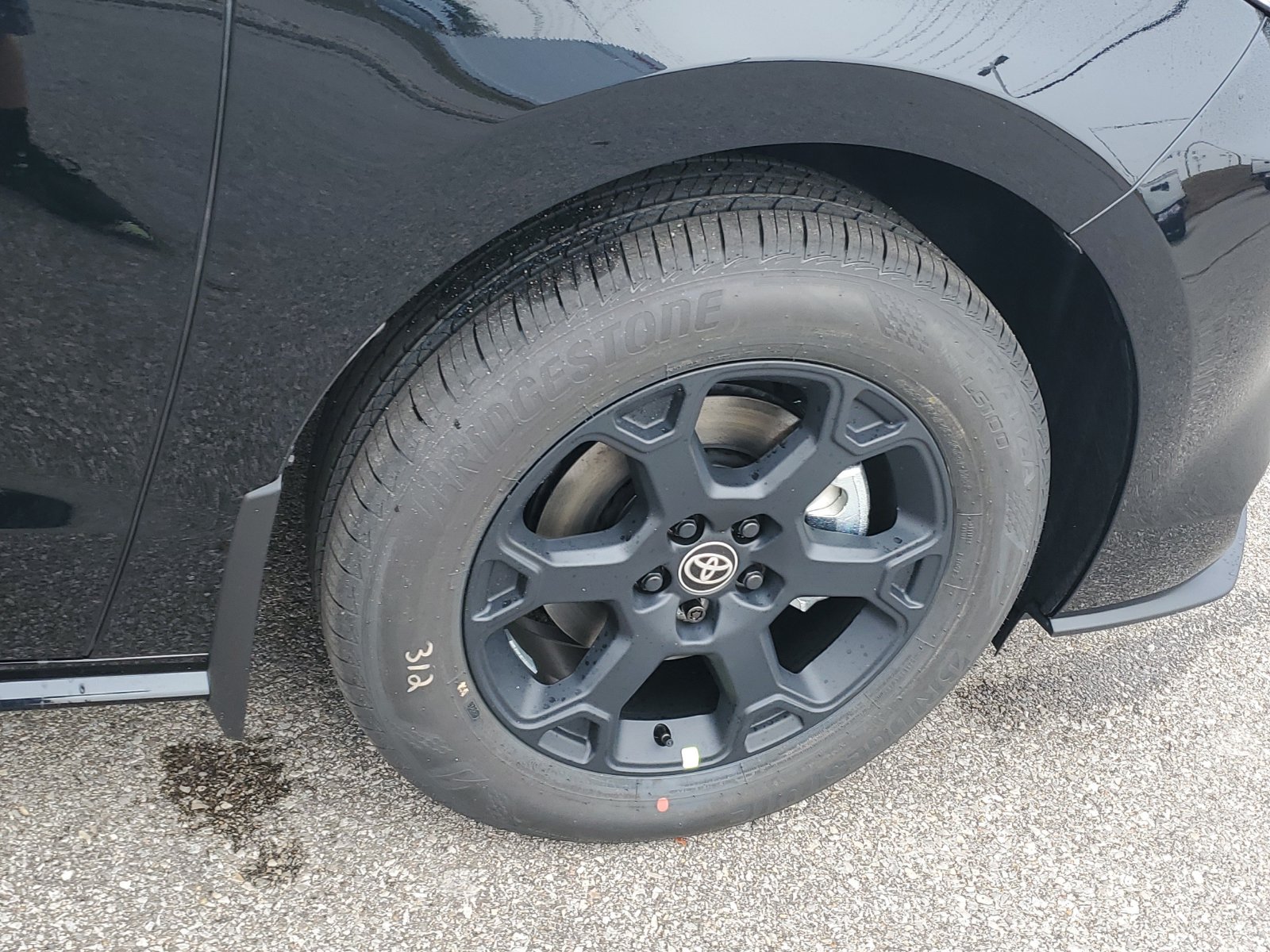 New 2026 Toyota Sienna XLE Woodland Edition AWD/4WD image 6