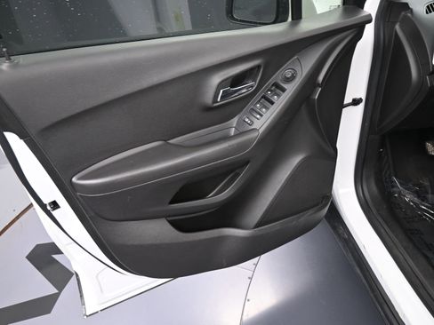 Certified 2020 Chevrolet Trax LS image 13