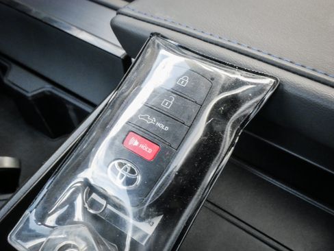 Used 2026 Toyota Tundra Platinum AWD/4WD image 36