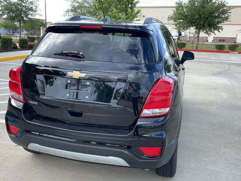 Used 2021 Chevrolet Trax LT w/ LT Convenience Package FWD image 22