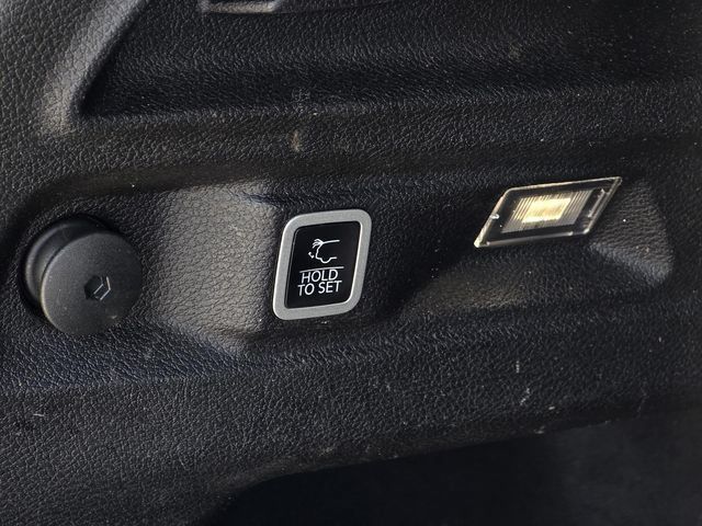 Used 2023 Jeep Grand Cherokee L Laredo AWD/4WD image 10
