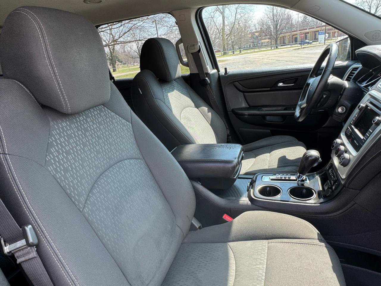 Used 2016 GMC Acadia SLE AWD/4WD image 31
