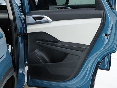 New 2026 Volkswagen Taos SE FWD image 29