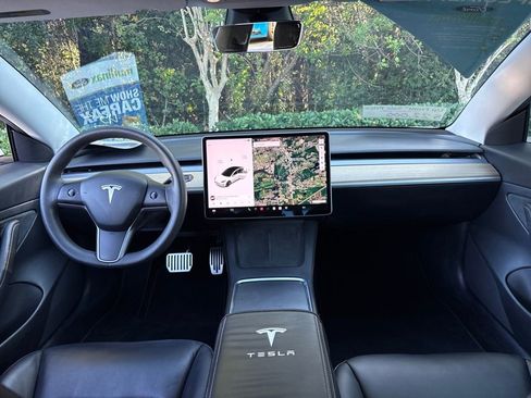 Used 2021 Tesla Model 3 Standard Range Plus image 9