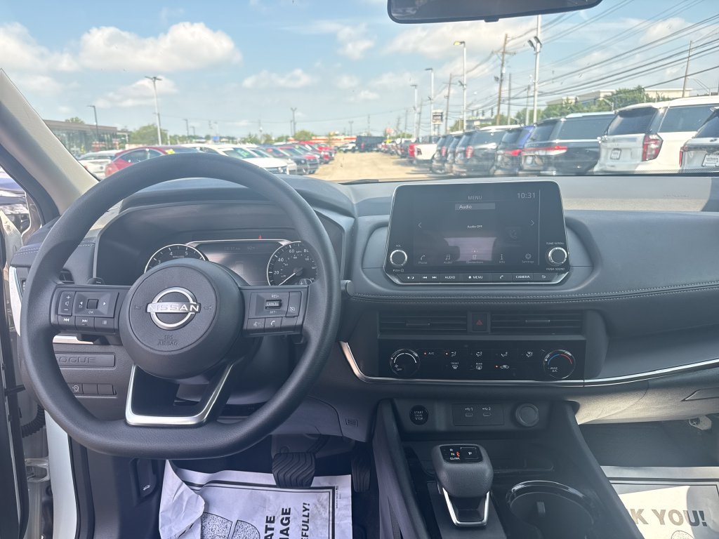 Used 2024 Nissan Rogue S FWD image 15