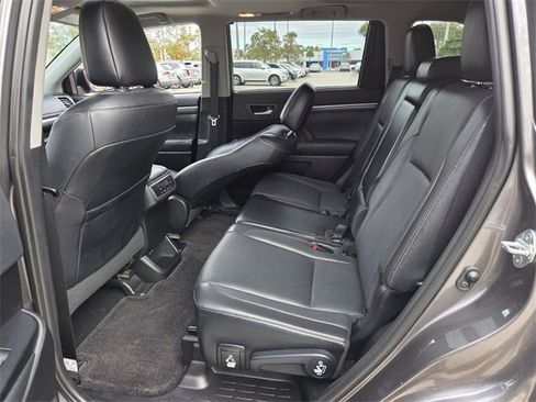 Used 2019 Toyota Highlander Limited image 13