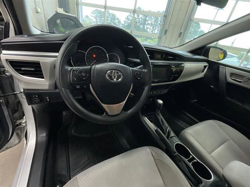 Used 2014 Toyota Corolla LE FWD image 13