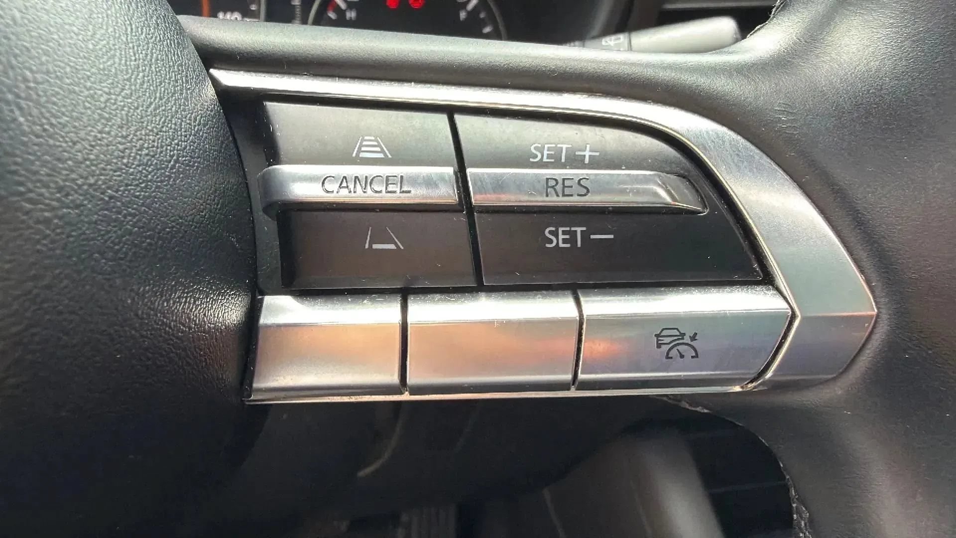 Used 2019 MAZDA MAZDA3 Hatchback w/ Premium Package FWD image 22