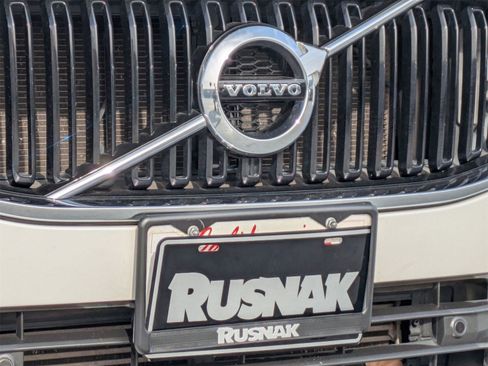 Used 2019 Volvo XC60 T5 Momentum w/ Premium Package image 26