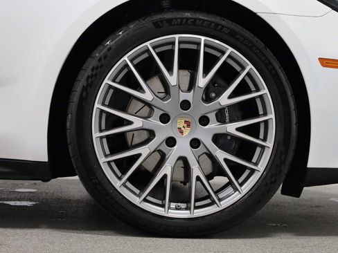 Certified 2024 Porsche Panamera 4 AWD/4WD image 12
