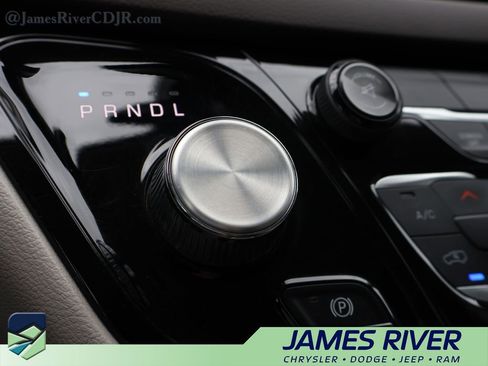 Used 2017 Chrysler Pacifica LX image 33