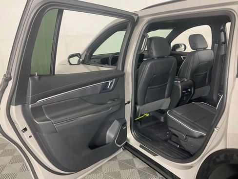 New 2026 Buick Enclave Sport Touring w/ Power Package FWD image 33