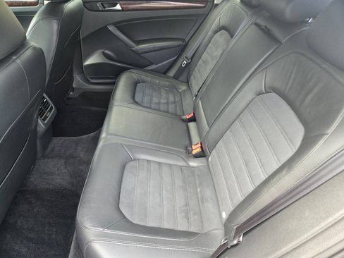 Used 2013 Volkswagen Passat 2.5 SEL Premium FWD image 20
