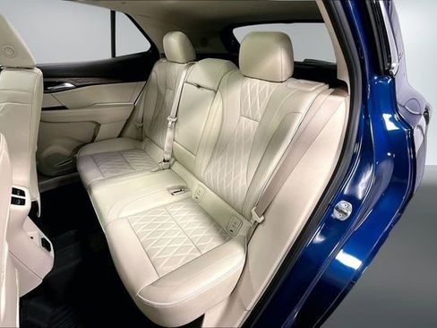 Used 2023 Buick Envision Avenir AWD/4WD image 22
