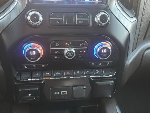 Used 2022 GMC Sierra 2500 Denali image 17