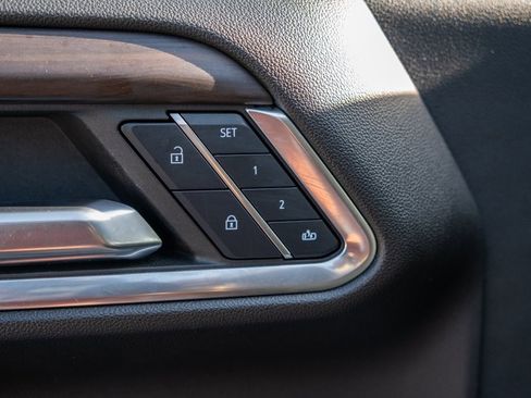 Used 2024 GMC Sierra 1500 SLT image 12