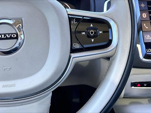 Used 2018 Volvo XC90 T6 Momentum w/ Convenience Package image 25
