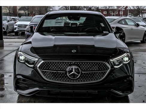 New 2026 Mercedes-Benz E 450 4MATIC Sedan image 2