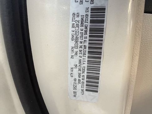 Used 2017 Chrysler Pacifica Limited FWD image 33