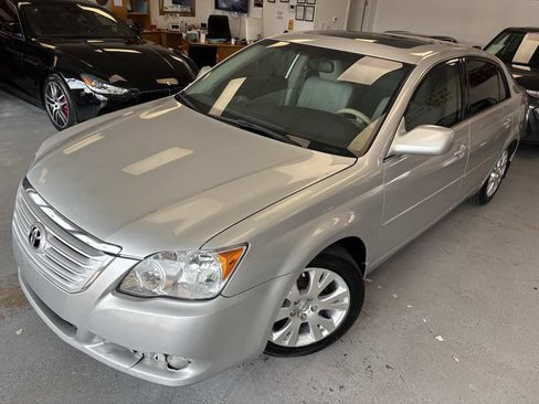 Used 2009 Toyota Avalon XLS FWD image 6