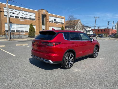 New 2025 Mitsubishi Outlander SE image 5