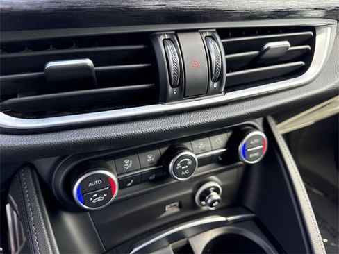 Used 2023 Alfa Romeo Stelvio Sprint image 19
