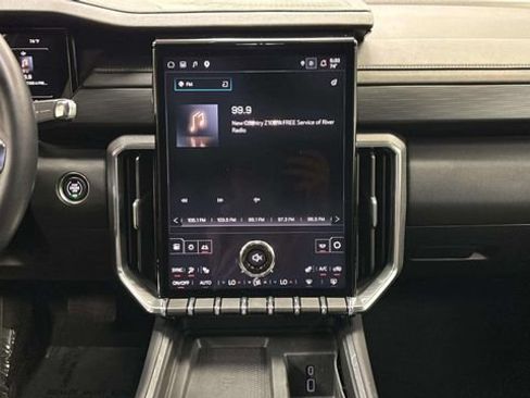 Used 2025 GMC Acadia Elevation FWD image 12