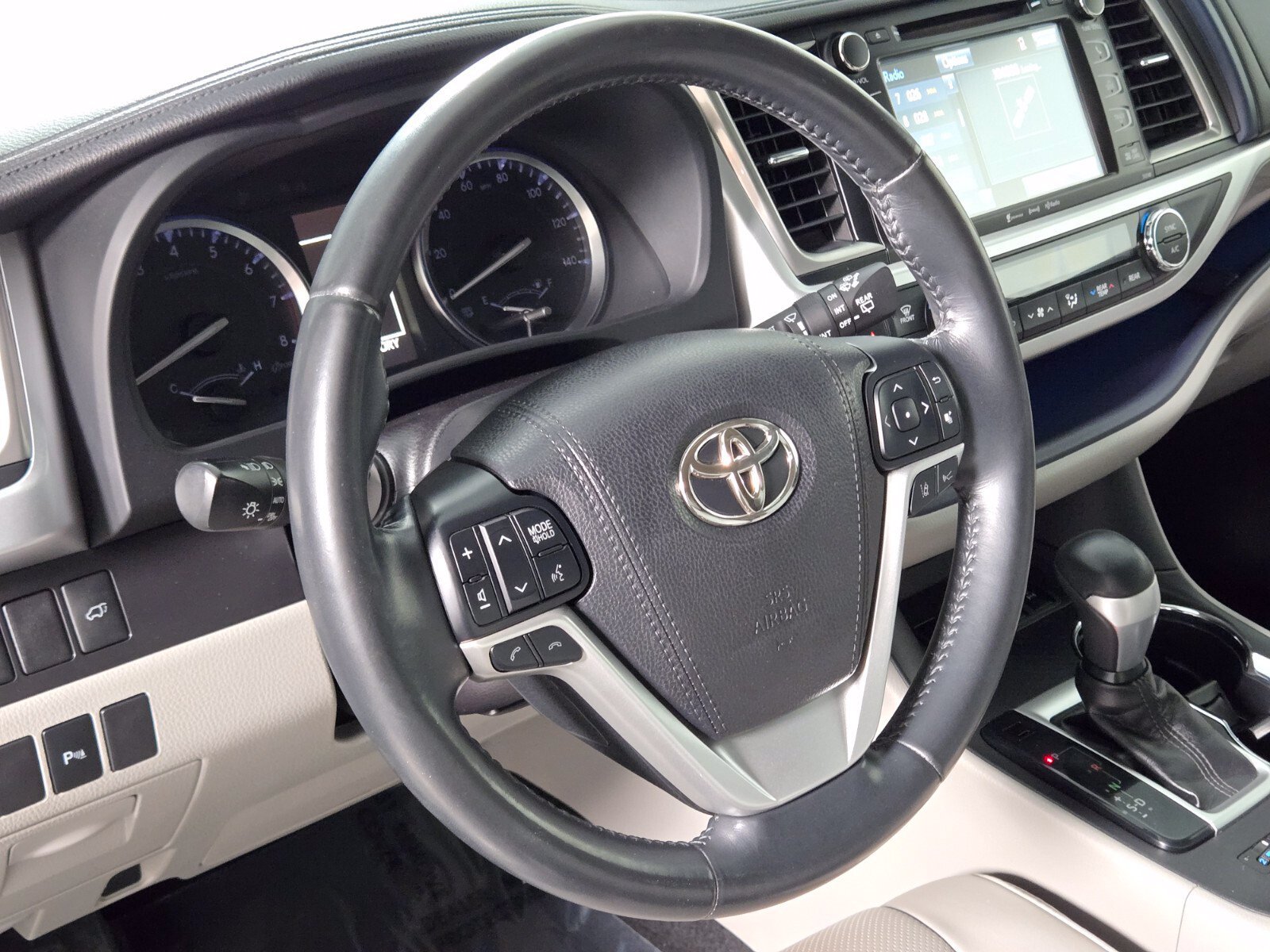Used 2018 Toyota Highlander Limited AWD/4WD image 24