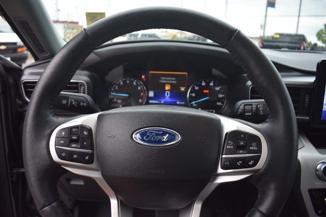 Used 2023 Ford Explorer XLT w/ Equipment Group 202A AWD/4WD image 31