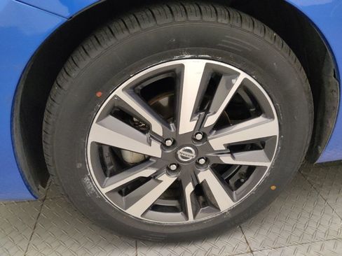 Used 2021 Nissan Versa SV FWD image 31