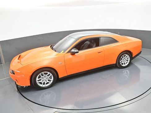 Used 2025 Dodge Charger R/T w/ Sun & Sound Package image 49