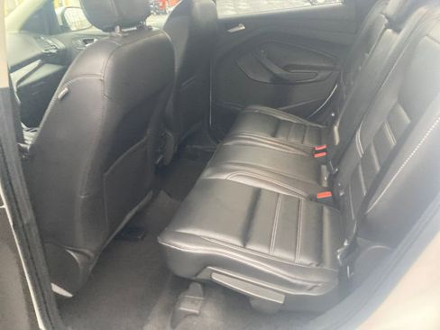 Used 2019 Ford Escape Titanium image 32
