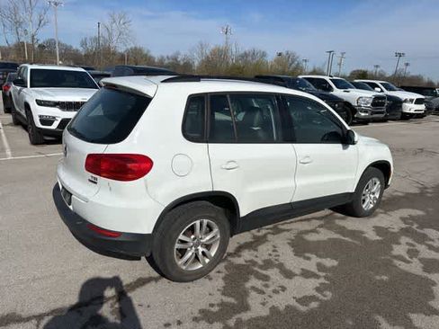 Used 2017 Volkswagen Tiguan S image 18