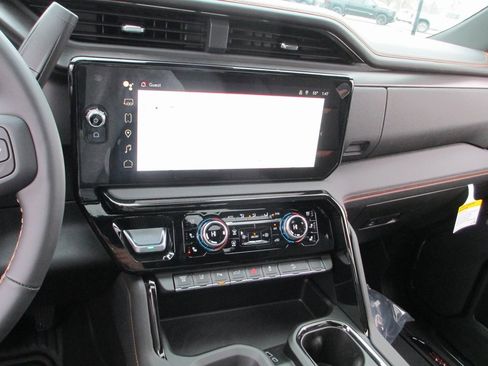 New 2026 GMC Sierra 2500 AT4 w/ AT4 Premium Plus Package image 23