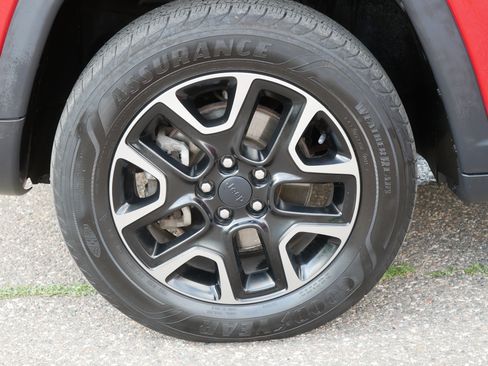 Used 2019 Jeep Compass Trailhawk w/ Leather Interior Group AWD/4WD image 15