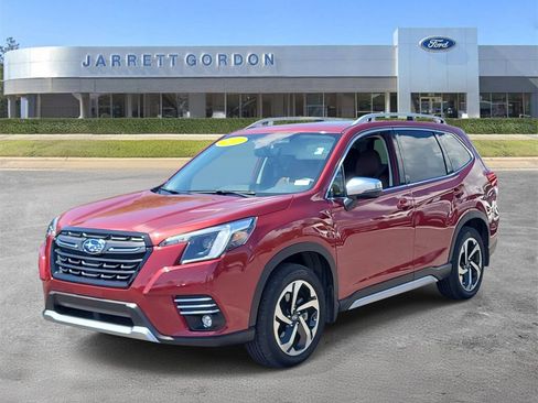 Used 2024 Subaru Forester Touring AWD/4WD image 2