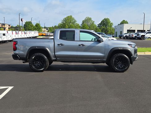 Used 2024 Chevrolet Colorado Trail Boss w/ Advanced Trailering Package AWD/4WD image 8