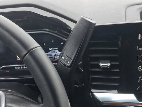 Used 2024 GMC Sierra 1500 Elevation image 15