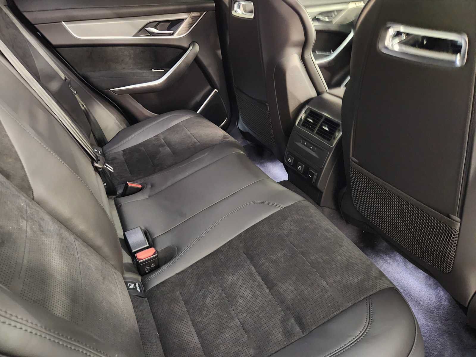New 2026 Jaguar F-PACE SVR 575 Edition AWD/4WD image 32