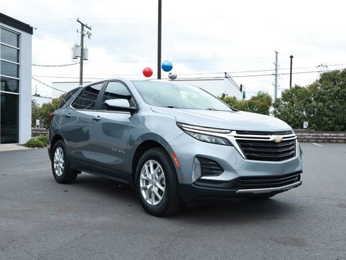 Used 2024 Chevrolet Equinox LT FWD image 3