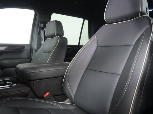 Used 2026 GMC Yukon Elevation AWD/4WD image 11