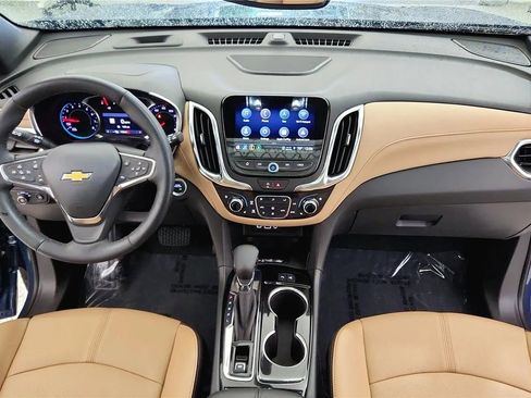 Used 2024 Chevrolet Equinox Premier FWD image 36